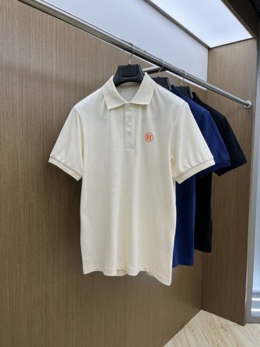 her 独家定制工艺款 ,专柜同步2025Ss夏季新品，男士胸前经典徽标标识商务休闲撞色领短袖Polo衫！贸易公司渠道稀出，同步Gw发售！视觉颇为精致美观，彰显