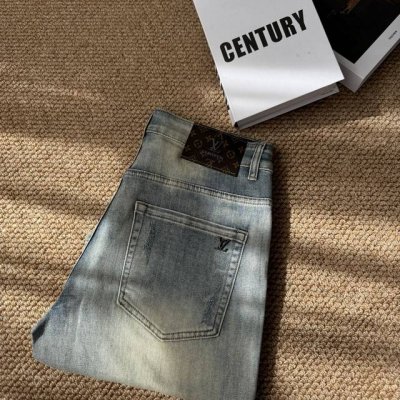 lv路易威登Louis Vuitton 驴家最新超柔牛仔裤短裤 驴家顶级用料超柔高棉水洗牛仔面料每一件水洗费用高达常规工艺三倍之多 触感极致细腻 质感非常好 全