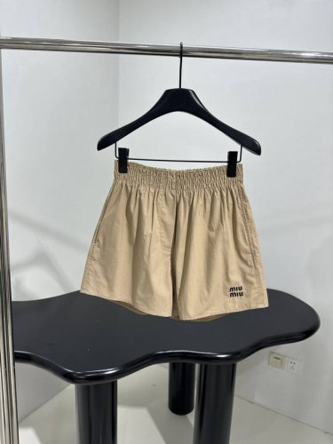 25新品府绸短裤 府绸面料制作 饰有品牌标识徽标刺绣 松紧弹力腰围 搭配衬衣更好看 学院风 卡其色 L