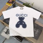 上新 款号：Dg25633 2025新款Gucci古驰玩偶熊图案Logo字母印花休闲情侣短袖T恤，经典图案设计，朋克不羁！！采用250G克重纯棉面料，印花很稳固