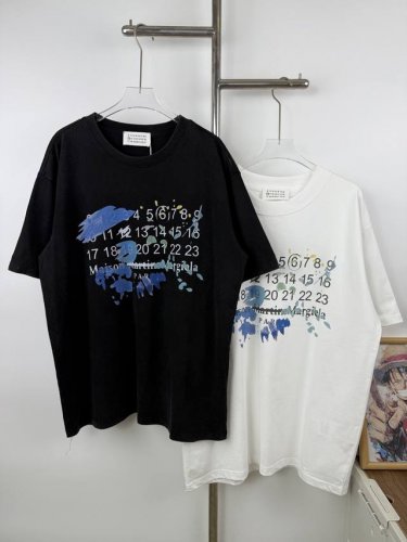 款号X32 Mm6 马吉拉25Ss字母数字6印花T恤短袖 Logo标识精致升级，灵感源自八十年代复古原版面料官方同款短袖T恤 定制280克同缸染面料手感非常舒服