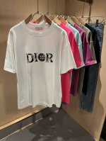 Dio*迪家 2025春夏新款男女同款短袖T恤，专柜同步发售！定制专属260克纯棉面料，定制原版工艺螺纹，胸前Logo图案压胶工艺设计！简约大方，从容百搭，档次