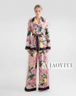 杜嘉班纳Dg*新款 西西里度假风玫瑰印花睡衣风家居服套装！系带束腰翻领长袖衬衫+松紧腰直筒阔腿裤长裤！ M码：肩宽37，胸围102，袖长59，衣长73；腰围68