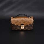 louis Vuitton Lv Metis邮差包 46279 #原单高品质 Lv邮差包流行度”和“经典性”是投资包包最需要权衡的两个方面，而Metis完美平衡