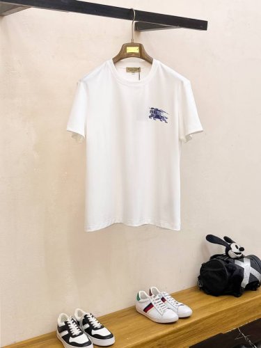burberry巴宝莉25Ss 春夏新款原单男士丝光棉短袖T恤 高端定制 高版本 时尚百搭爆款 原版进口 螺纹袖口.领口衣摆 手感超柔软细腻 穿着亲肤舒适 高端