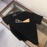 fendi 芬迪 最新款短袖T恤 绝对的顶级爆款 胸前品牌独特小眼睛印花工艺 图案立体精美 细节处处动人 非常独特的设计 大气 简约 基础 耐看 但又独具风格
