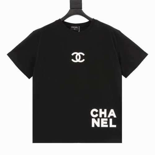 p120 chanel /香奈儿 胸口压胶短袖T恤 夏季渠道限定纪念T， 为无性别穿搭而打Call，符合当下的潮流审美 搭配上品P的Logo标语，一切尽在不言中