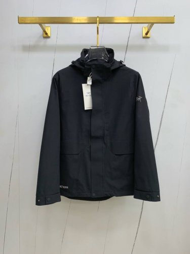 开春新品 P470 始祖鸟 24Ss新款轻薄硬壳冲锋衣 百搭户外男女同款 采用原厂Gore-Tex科技面料 细节辅料全部同步Gtx材质严密防风！不易脏污，打理起
