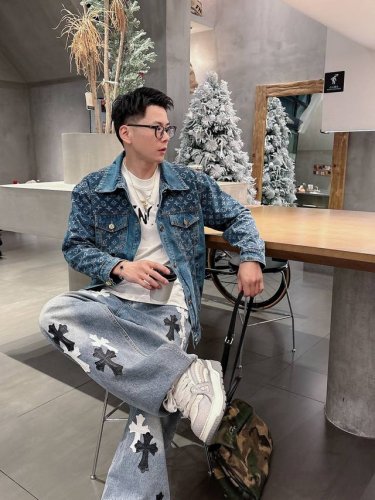 路易威登Lv 官网同款，三标齐全同步发售！2025春季新款男士牛仔夹克外套，专柜Logo高品质原单三标齐全高端版本！专柜定制面料 透气舒适度高，细节无可挑剔，品