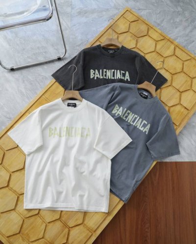 Balenciaga巴黎世家Ss25 Bb Monogram系列填上破坏胶带字母印花圆领套头短袖T恤 尺码偏大建议拍小一码 厚版印花字母工艺定制定染原版1:1复