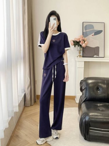 套装 2670新款Dior两件套套装 采用醋酸棉面料柔软舒适 定制撞色织带时尚简约风 面料已固色高品质 Smlxl