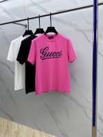 gucci*古驰 2025春夏新品上市时尚经典圆领短袖时尚单品设计，更加时尚舒适，高标准定制，上身非常有型，胸前品牌Logo 客供辅料，客供进口高档面料质感非常