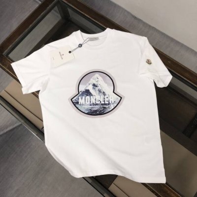 Moncler蒙口 新款 高级成衣定制 时尚潮流休闲短袖T恤 温儒柔软细腻柔软 上身亲肤 舒适 凉爽 胸前图案个性时尚 活力十足 时尚百搭必备款 颜色 黑色 白