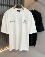 Arcter*X始*祖鸟 2025春夏新款男女同款短袖T恤户外品牌可能大家第一想到的就是加拿大鹅、始祖鸟。给人一种标签试的感觉！除了在款式设计上颇有造诣之外，最
