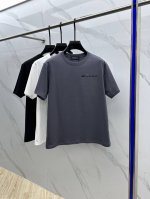 Kiton 2025春夏新款男士短袖T恤圆领，全新升级百搭基础款，低调奢华，品格之选！甄选进口面料打造而成，吸湿性好，舒适透气，享受轻薄轻松自在的穿着体验，有着
