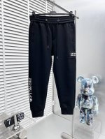 moncle* 2025春季新款休闲裤！官网同步发售，品牌经典Logo休闲裤 ，定制面料，舒适度极好，手触感强烈，辨识度极高，完美品相工艺！尺码：M-3Xl