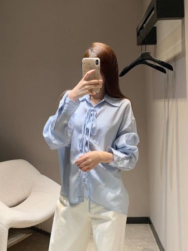 prad* 25Ss春夏新款 翻领系带垂坠感长袖衬衫丨独家高版出品 上身可盐可甜的百搭单品 定制面料 无论单穿还是作为防晒外搭都很可 Oversize宽松版型完