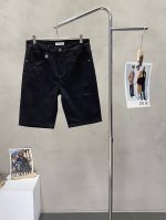 moncler蒙口独家专供新款 休闲牛仔短裤高端版本！专柜定制面料 透气舒适度高，细节无可挑剔，品牌元素设计理念，体现高品质。Logo图案，手感细腻柔软！呈现休
