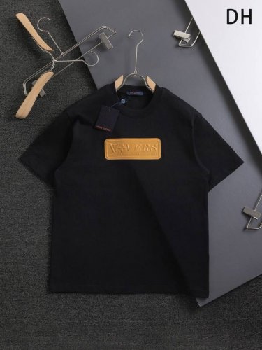 Louis Vuitton 路易威登 1V 微宽版型S-Xl 25Ss Lv 新品专柜走秀款 立体印花皮章字母Logo重工艺 男女同款！短袖不在千篇一律的大众脸