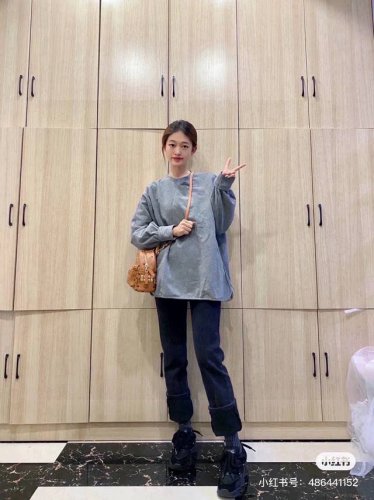 210 mcm迷你双肩三件套（迷你双肩+钱包+小狗挂件） 温婉最爱的一支包包，出镜率高到不行 行走的种草王，回眸一笑迷倒众生的那种 原版面料五金，原版内里 手提