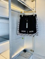 官网原单货 可穿200斤迪奥Dior 简约时尚 2025夏款夏季休闲裤短裤五分裤身穿着非常舒适 低调不失奢华 穿出去非常有档次,裤型款式和裁剪亦无需多言 上身精