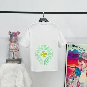 款号 K02 原版原标 新款Ch马蹄圈后背印花轻奢短袖T恤男Ins休闲百搭十字架男款 采用250克双纱纯棉面料 .高克重 1 1版型 官网同步黑白两色S-Xl