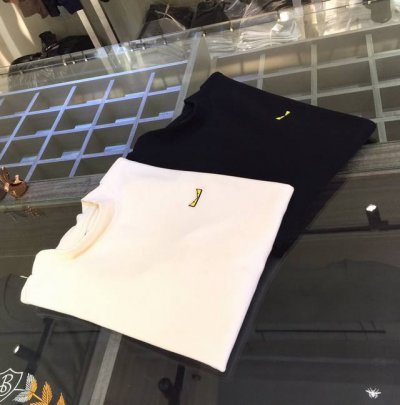 P240F家重磅推荐！Aw秋冬最新半高领长袖系列 上班通勤百搭基本款 商务精英必备 采用丝光植绒面料 温儒柔软 细腻柔软 春秋单穿、冬天打底！上身自然是舒适 商