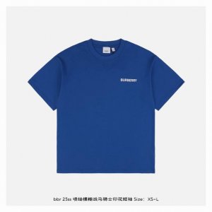 burberry 博柏利 25Ss 喷绘模糊战马骑士印花短袖 面料采用230克重精梳棉 定制32支1*1螺纹 成衣两遍水洗处理 面料舒适亲肤无异感 定制定染面料