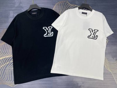 上新 路易威登Lv2025春夏新款印花字母Logo圆领短袖T恤 高版本高版本 280克精棉面料 全网独家首发 百搭款细节处理完美 进口印花Logo工艺 十分精致