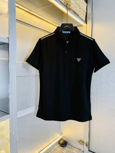 穿200斤普拉达Prada 原单品质 2025最新款衣服 男装翻领短袖 精选专柜订制顶级朱地丝光棉进口面料 所有细节做工完美1比1复刻 还原正品百分百 原版五金