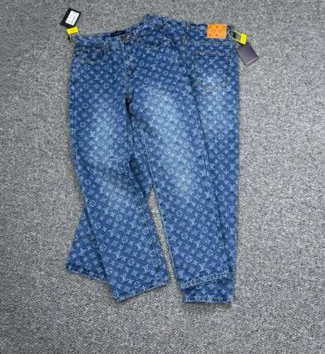 款号：H774 Louis Vuitton & 路易威登 25Ss复古洗水竹节休闲百搭牛仔裤 Lv牛仔裤洗水后版型透气舒适，对位对花媲美Yb效果，上身非常好看，