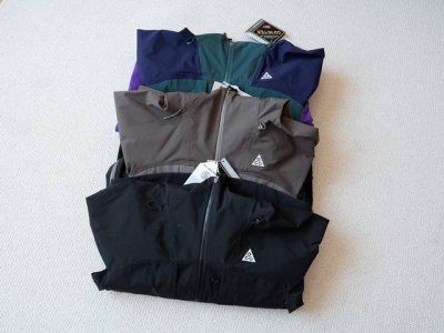 顶级货稳可推 Acg Gore-Tex 机能面料全天候防水户外徒步露营连帽冲锋衣夹克 男女同款 颜色 ： 黑色 墨绿紫拼色 咖棕拼色 尺码 ：M L Xl Xx