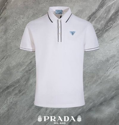 prada~普拉达 夏季新款高品质三标齐全翻领短袖polo衫，专柜定制面料 透气舒适度高，细节无可挑剔，品牌元素设计理念，体现高品质。手感细腻柔软！呈现休闲裁剪