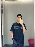 p190。Gu- 新款 刺绣3D立体字母Logo撞色印花图案 圆领短袖T恤 棉质面料上身舒适 细节感满满 男女同款 S-Xl