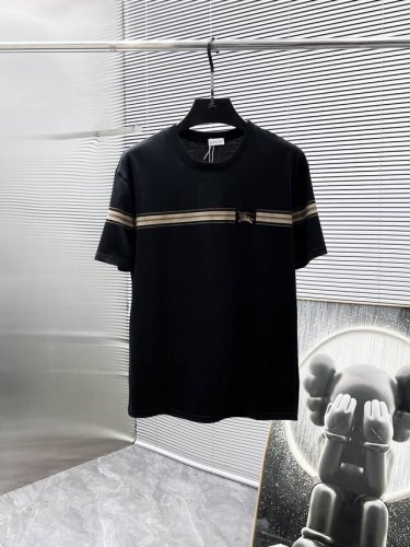 巴宝莉 Burberry 2025Ss新款 半袖 体恤 短袖 圆领 T恤 高端版本 专柜定制面料 透气舒适度高 细节无可挑剔 品牌元素设计理念 体现高品质 手感