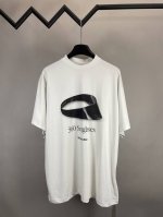 Balenciaga 巴黎世家 25Ss 墨镜印花短袖 采用直喷印花 砖柜同步.第一时间正品研制 布面干净 布纹清晰 柔软舒适 螺纹釆用定染无色差 印花采用直喷