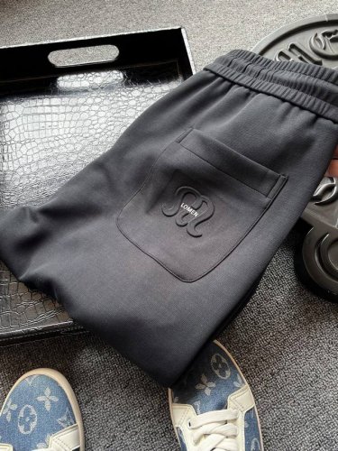专柜顶级铜氨丝 人气爆款 Lululemon 露露乐檬专柜新品高奢铜氨丝长裤 恒隆在售万元级 款号 1612 露露乐檬家今年最新高奢定制铜氨丝面料 拿到手触感细