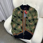 Louis Vuitton路易威登 1*V迷彩毛织夹克针织外套 Yb购入打版 采用定制绵羊毛面料 本款绵羊毛束腰夹克采用温暖色调描绘 秋冬秀场的 Geo Rod
