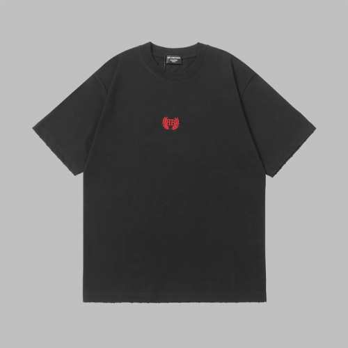 上新 高品质9186# Balenciaga新款巴黎世家刺绣短袖T恤 300 克高克重 2025Ss新款经典麦穗双B刺绣磨了圆领短袖 最简单基础的经典款 很简单