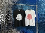 moncler 蒙口 新款上市 专柜系列纯棉T恤 全新设计灵感 极具时尚代表性 精致Logo设计 手感舒适透气 绝非一般的Yy之作 极为时尚耐看有腔调 上身效果