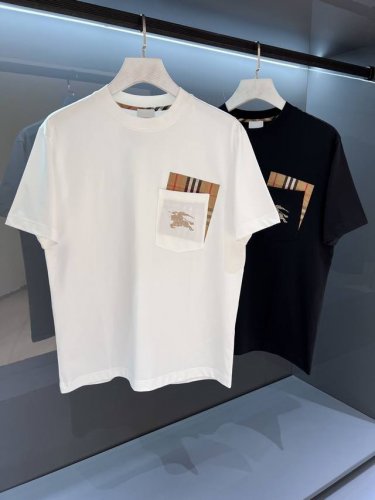 新品 格纹口袋 拼接 刺绣 来自老牌贸易渠道货品,工艺程度就能说明一切的与众不同. 2025Ssbur*Erry 男士圆领时尚标运动短袖T恤 独有的简约时尚感从