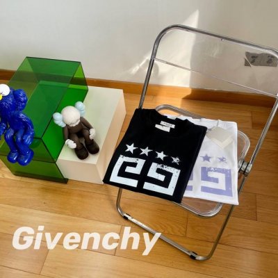 givenchy纪梵希五角星4G字母印花圆领宽松短袖T恤男女同款 面料 240克双纱高密度纯棉面料 - 工艺: 整件衣服采用精密压花工艺 - 男女同款均可驾驭