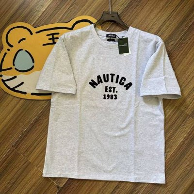 长谷川Cityboy夏季日系 重磅圆领男女短袖 它是日系风格的典型代表，简约中藏着不简单的设计巧思。300克的纯棉面料，有着恰到好处的重磅质感，上身便能感受到那