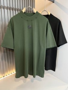 Gucc*古家 2025春夏新款男女同情侣款休闲宽松棉质圆领短袖T恤衫！贸易公司渠道稀出，同步官网发售 ！ 2025春夏最新系列，经典时尚设计元素，为全新系列注