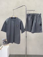 套。短袖 、短裤 Dolce&Gabbana杜嘉班纳独家专供新款专柜同款春夏套装，高级感满满！细节精致高档，做工无可挑剔！进口面料 立体精致细腻。原版高端双面平