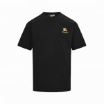 burberry 巴宝莉 25Ss 胸口金标战马刺绣短袖 面料采用纯棉精梳棉面料，采用胸前金标战马刺绣，上身效果宽松休闲，百搭款，三标齐全 ，男女同款 Size