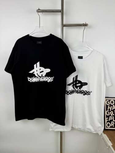 款号L8 新款Balenciga巴黎世家 幻影双Logo经典图案印花短袖T恤.砖柜同步.第一时间正品研制，欢印对比面料采用巴黎Zp定织定染全棉双纱紧密棉.采用2