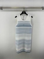 chane*上新细节 25 夏季新款波浪背心裙 时尚与格调的融合 柔和色调交织 勾勒出春日浪漫轮廓 独特纹理搭配经典元素 简约中透着奢华 轻松打造吸睛造型 彰显