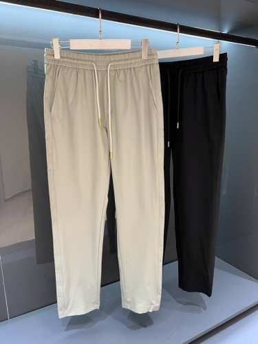 香港洋行渠道货，高端意大利代工出品，25年春夏新品，法国秀场演绎款！独家发售！ 男士运动裤 V登家族的精髓与基因，颇具复古时髦，辨识度非常鲜明，同时搭载标志性金