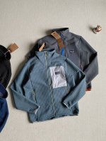 Patagonia巴塔哥尼亚 R2 TechFace防水防风情侣款抓绒夹克，这款抓绒夹克具备出色的保暖和透气性，非常适合中间夹层穿着，另外其耐久性与耐候性，可让